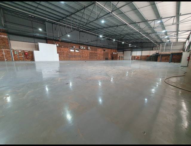 2,805M² WAREHOUSE TO LET IN ORMONDE